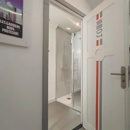 Space Lodge, Vaisseau Spatial - Jeu Type Escape Game *