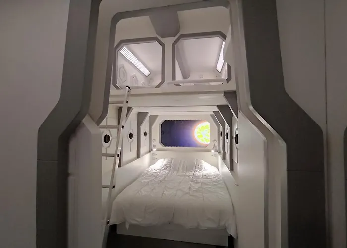 Space Lodge, Vaisseau Spatial - Jeu Type Escape Game *